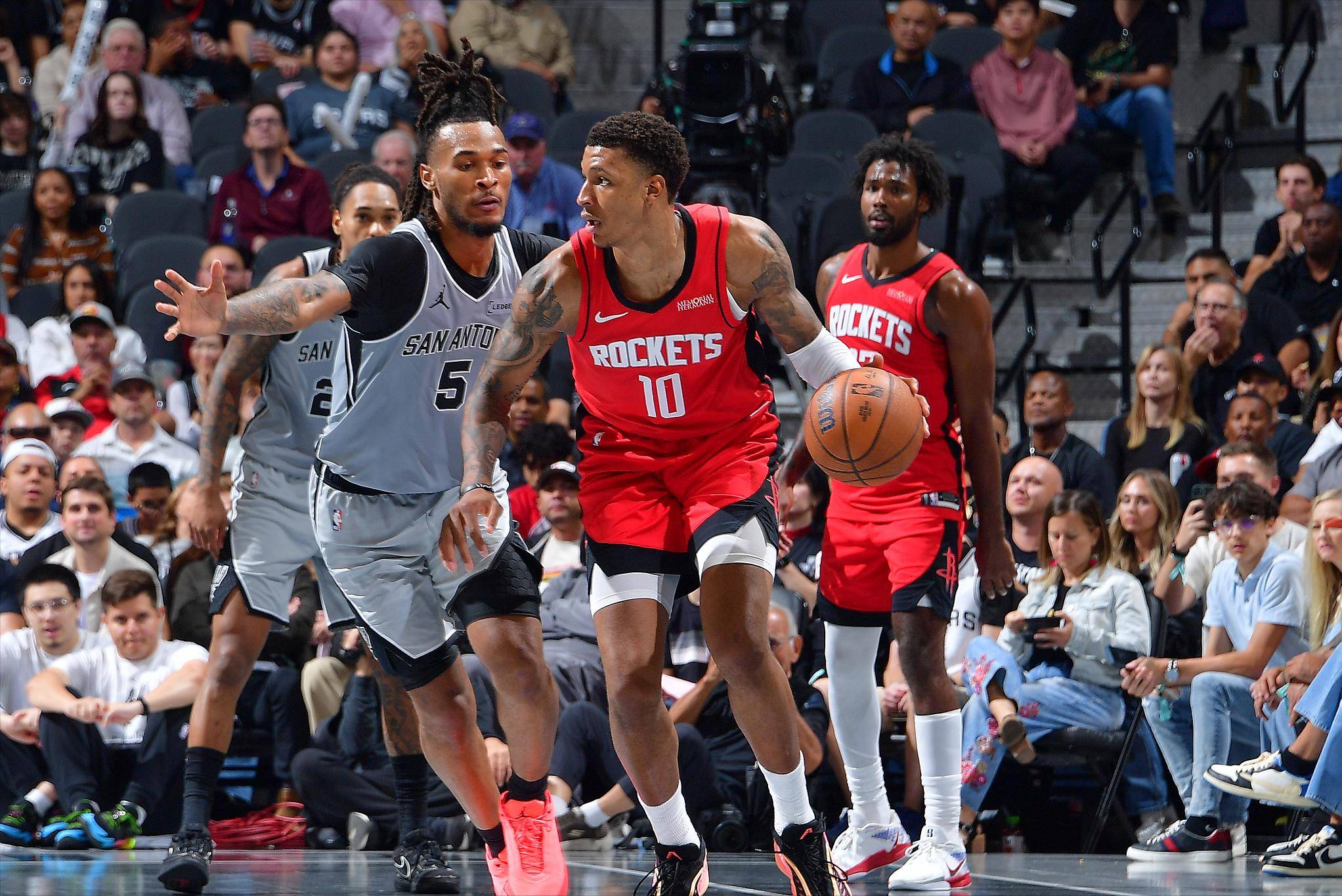 单换杨瀚森11号签！灰熊新秀沃德半场6中6得15分7板（杨瀚森11号签一换一？灰熊新秀沃德半场6投6中轰15分7篮板）