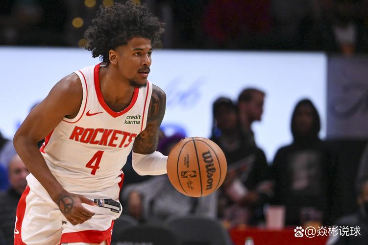 持续稳定！阿森纳大将萨利巴在北伦敦德比中表现出色（稳定如一！阿森纳中卫萨利巴北伦敦德比表现抢眼）