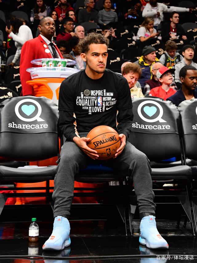 球星起跳那一刻像开挂（球星腾空一瞬，简直超神）