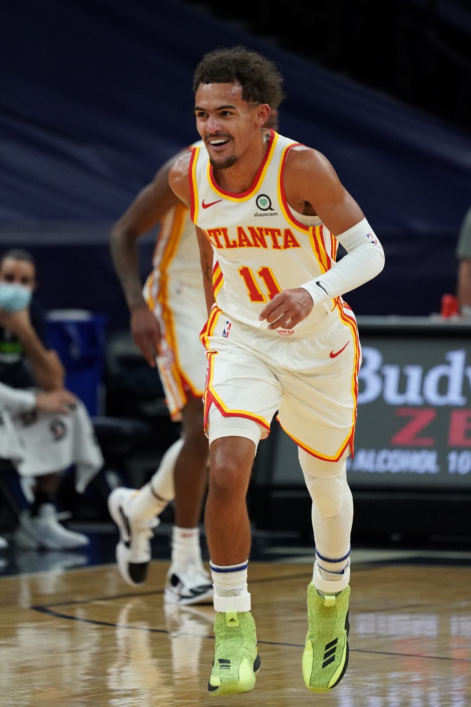 名记：若字母哥缺席四周，他将失去参与赛季末奖项评选的资格（名记：若字母哥伤停四周，将失去赛季末奖项参评资格）