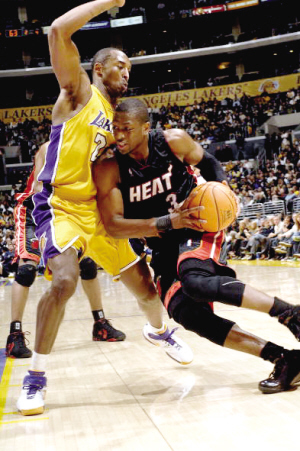 FIFA女足最新排名：中国女足下降一位至世界第17，亚洲第四（FIFA女足排名更新：中国队降至世界第17，位列亚洲第4）