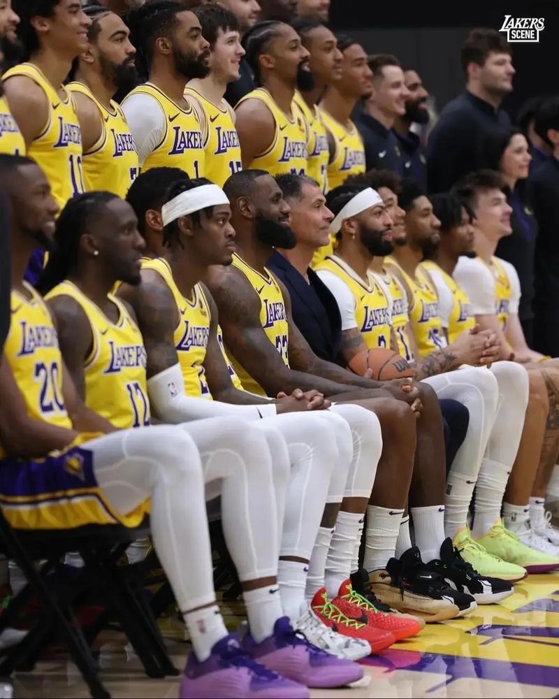 尤文跟队：加蒂扭伤膝盖，今天将接受检查（尤文随队消息：加蒂膝盖扭伤，今日接受检查）