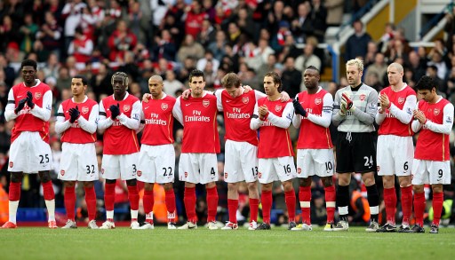 津门虎将在11月16日举办年票球迷开放日活动，共100个名额（津门虎11月16日举行年票球迷开放日，限额100名）